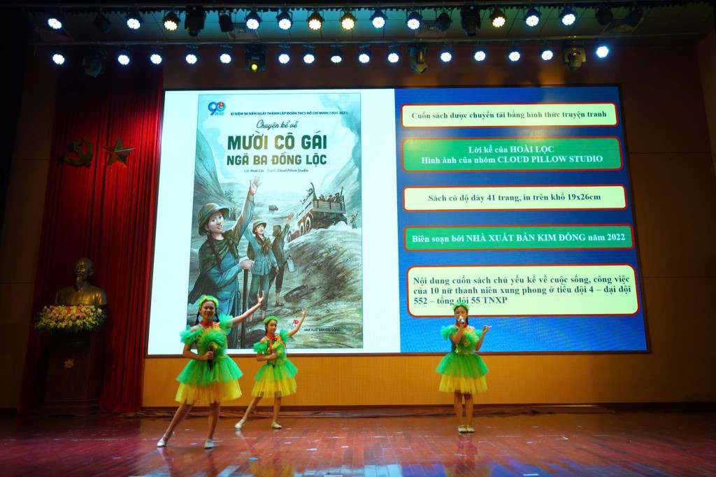 Thiếu nhi Thủ đô hân hoan tuyên truyền “Việt Nam quê hương em” Thiếu nhi Thủ đô hân hoan tuyên truyền “Việt Nam quê hương em”