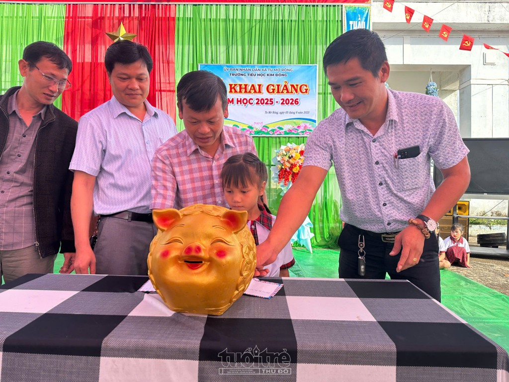 Trường vùng cao gây quỹ