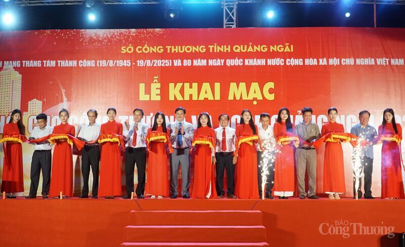 Khai mạc Hội chợ Công Thương và OCOP Quảng Ngãi năm 2025