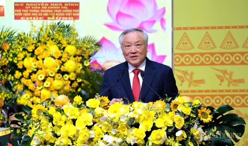 Ủy viên Bộ Chính trị, Phó Thủ tướng Thường trực Chính phủ Nguyễn Hòa Bình phát biểu chỉ đạo tại Đại hội.