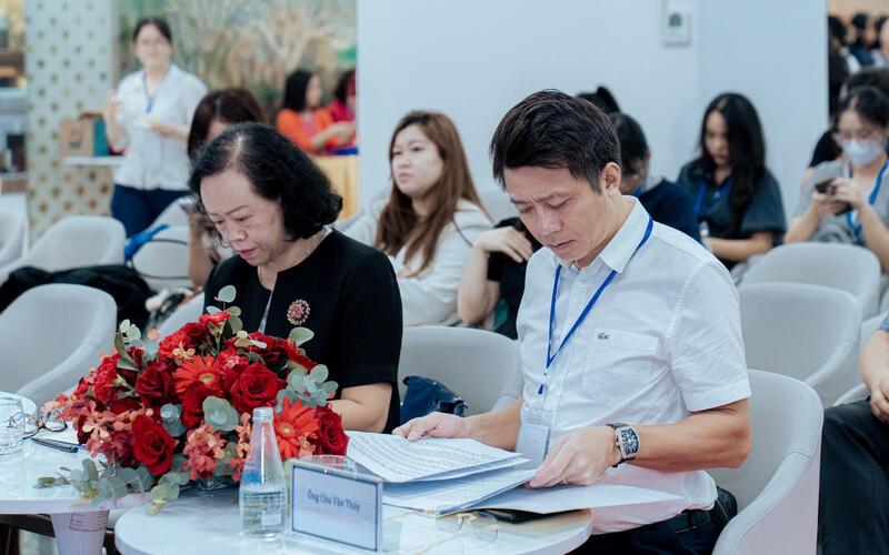Các đại biểu tham dự hội thảo.