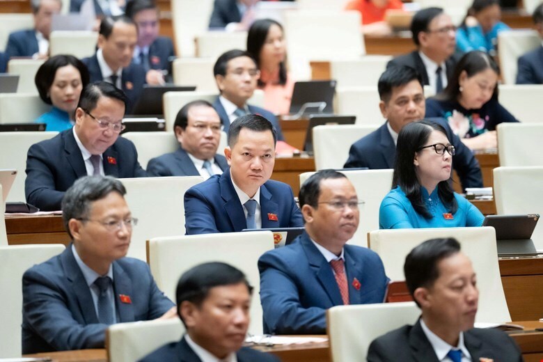 Các đại biểu tham dự kỳ họp. Ảnh: QH