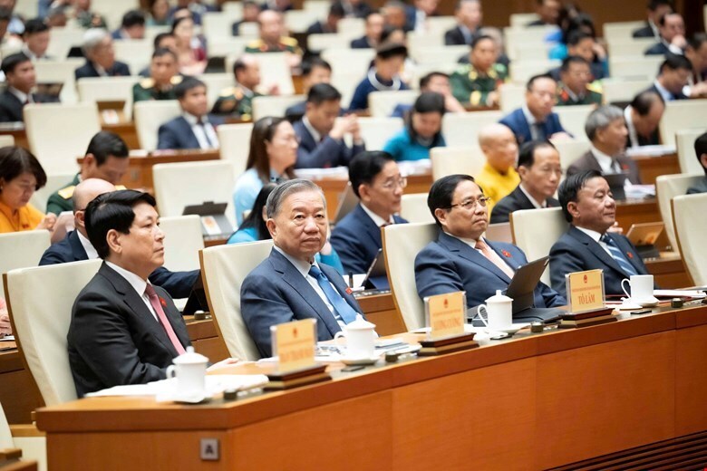Sáng 20/10, Quốc hội khai mạc Kỳ họp thứ 10, Tổng Bí thư Tô Lâm, Chủ tịch nước Lương Cường, Thủ tướng Phạm Minh Chính, Chủ tịch Quốc hội Trần Thanh Mẫn cùng các đồng chí lãnh đạo, nguyên lãnh đạo Đảng và Nhà nước tham dự. Ảnh: QH