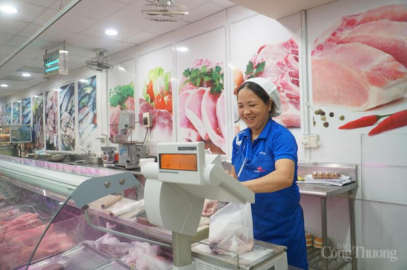 Trước đó, Sở Công Thương TP. Đà Nẵng đã có văn bản đề nghị các siêu thị chủ động tăng dự trữ lượng hàng hóa thiết yếu để phục vụ người dân trong phòng chống thiên tai.