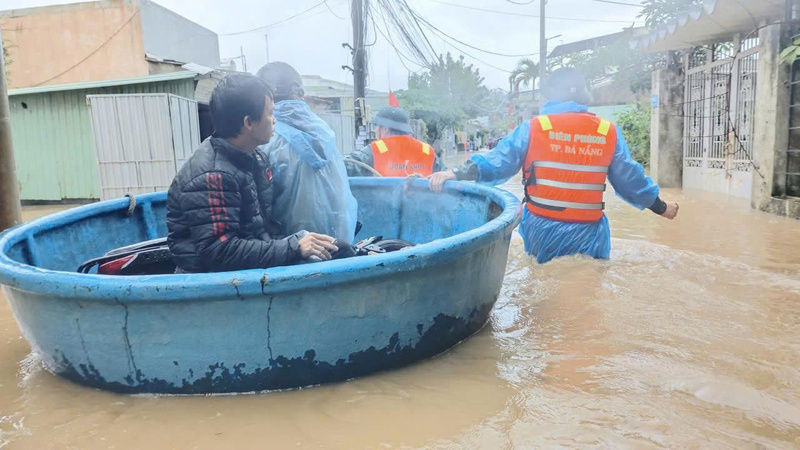 Những vùng ngập sâu được di chuyển đến nơi tránh trú an toàn. Ảnh: Tuệ Lâm