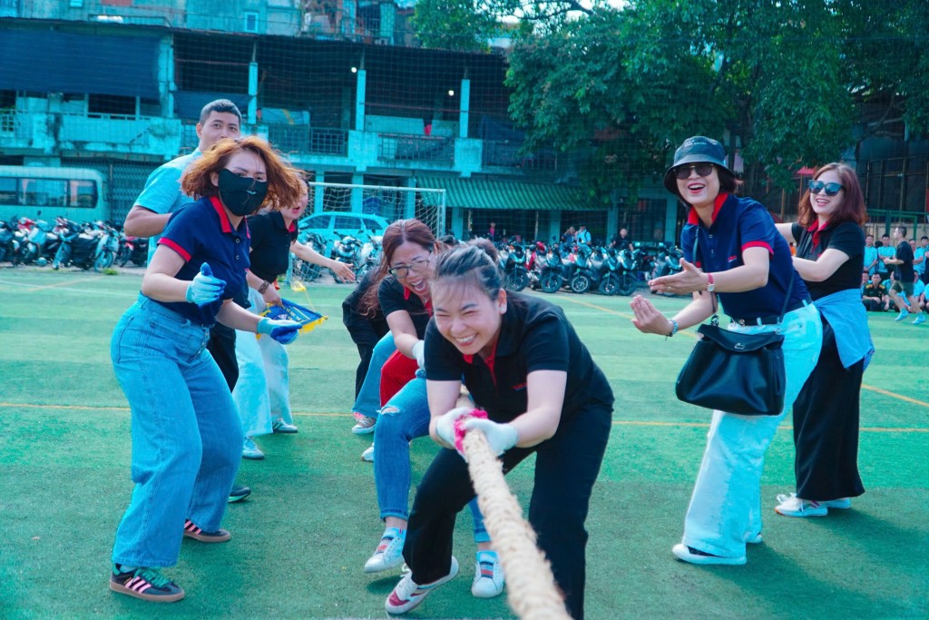 Niềm vui và sự quyết tâm của các thành viên đội tuyển kéo co nữ Báo Tuổi trẻ Thủ đô trong phần thi đấu sôi nổi tại Đại hội Thể dục Thể thao phường Cửa Nam lần thứ I năm 2025. Niềm vui và sự quyết tâm của các thành viên đội tuyển kéo co nữ Báo Tuổi trẻ Thủ đô trong phần thi đấu sôi nổi tại Đại hội Thể dục Thể thao phường Cửa Nam lần thứ I năm 2025.