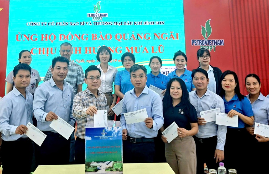 Cùng ngày, Công ty cổ phần Bao bì và Thương mại Dầu khí Bình Sơn (BSPPT) - đơn vị thành viên của BSR cũng phát động chương trình ủng hộ đồng bào tỉnh Quảng Ngãi chịu ảnh hưởng bởi mưa, lũ. Cùng ngày, Công ty cổ phần Bao bì và Thương mại Dầu khí Bình Sơn (BSPPT) - đơn vị thành viên của BSR cũng phát động chương trình ủng hộ đồng bào tỉnh Quảng Ngãi chịu ảnh hưởng bởi mưa, lũ.
