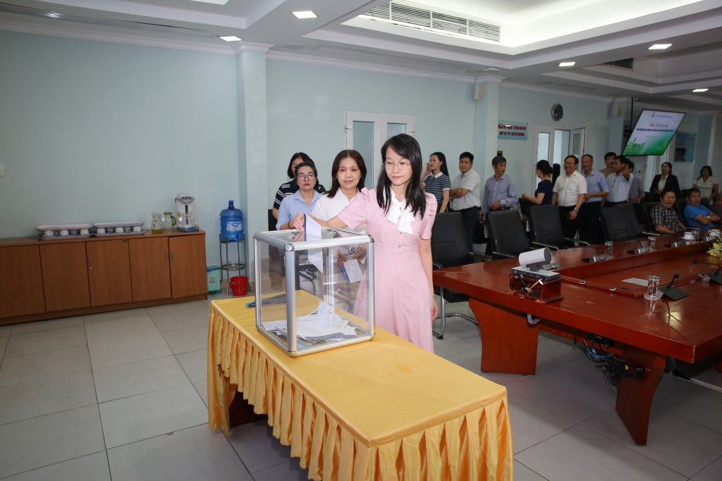 NLĐ BSR thể hiện trách nhiệm cộng đồng với đồng bào bị ảnh hưởng mưa lũ NLĐ BSR thể hiện trách nhiệm cộng đồng với đồng bào bị ảnh hưởng mưa lũ