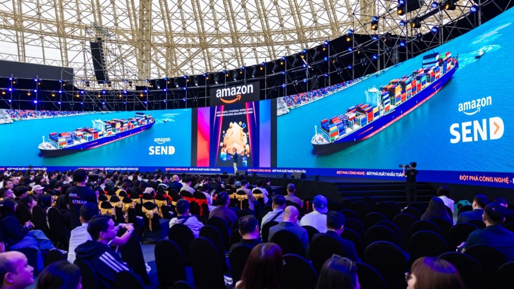 Amazon giới thiệu một loạt nâng cấp cho các chương trình logistics nhằm thúc đẩy xuất khẩu qua TMĐT cho các doanh nghiệp Việt Nam Amazon giới thiệu một loạt nâng cấp cho các chương trình logistics nhằm thúc đẩy xuất khẩu qua TMĐT cho các doanh nghiệp Việt Nam