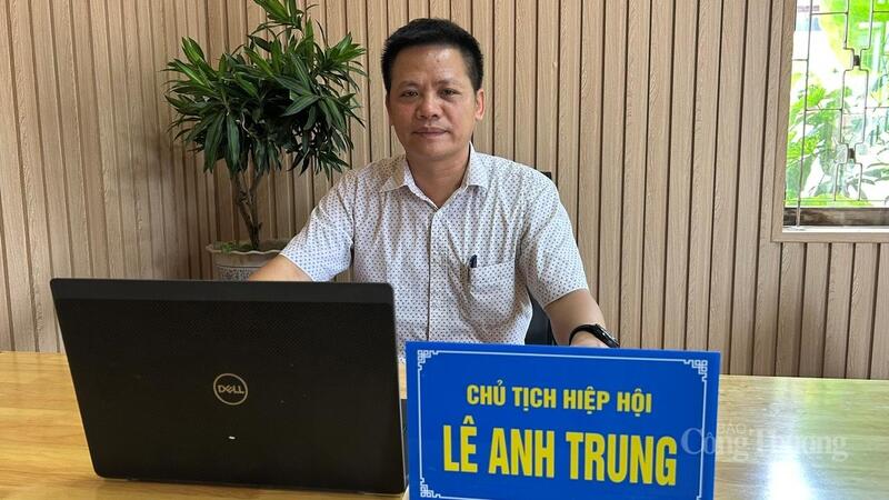 Ông Lê Anh Trung, Chủ tịch Hiệp hội Sầu riêng Đắk Lắk trao đổi với phóng viên Báo Công Thương