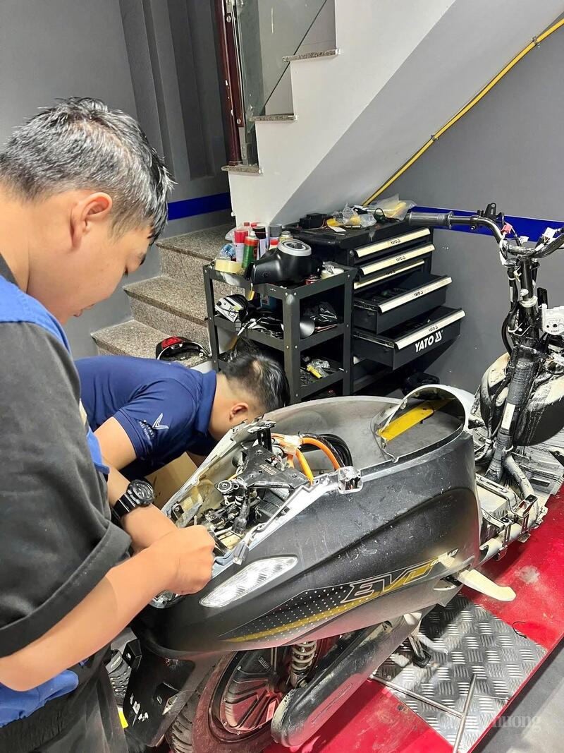 Gia Lai: Xe máy ngập nước xếp hàng, đánh số chờ đến lượt được sửa - 12