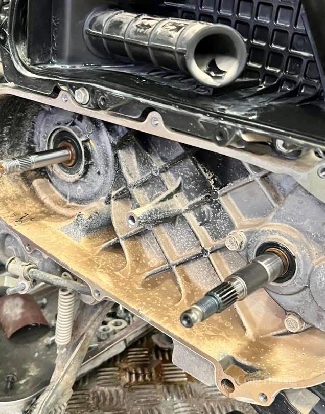 Gia Lai: Xe máy ngập nước xếp hàng, đánh số chờ đến lượt được sửa - 10