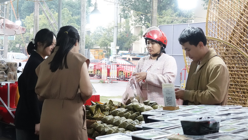 Các tỉnh Tây Bắc cũng đã mang đến nhiều sản phẩm mang đậm bản sắc vùng cao. Ảnh: Quốc Huy