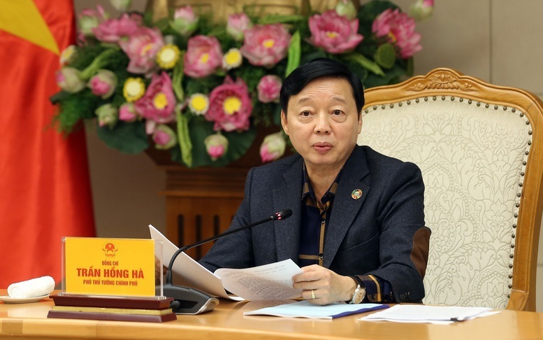 Phó Thủ tướng Trần Hồng Hà chủ trì cuộc họp nghe báo cáo về công tác chuẩn bị tổ chức lễ khánh thành, khởi công các dự án, công trình quy mô lớn, ý nghĩa vào ngày 19/12 - Ảnh: VGP/Minh Khôi