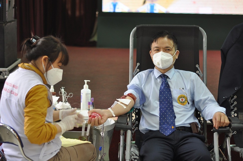 Trường Cao Đẳng Y tế Hà Nội phối hợp cùng Viện huyết học và truyền máu Trung ương tổ chức chương trình “Blouse trắng - Trái tim hồng”, lan tỏa thông điệp “Trao giọt máu hồng - Ươm mầm sự sống. Trường Cao Đẳng Y tế Hà Nội phối hợp cùng Viện huyết học và truyền máu Trung ương tổ chức chương trình “Blouse trắng - Trái tim hồng”, lan tỏa thông điệp “Trao giọt máu hồng - Ươm mầm sự sống.