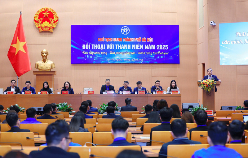 Quang cảnh Hội nghị Chủ tịch UBND thành phố Hà Nội đối thoại với thanh niên Thủ đô năm 2025. Ảnh: Thùy Linh