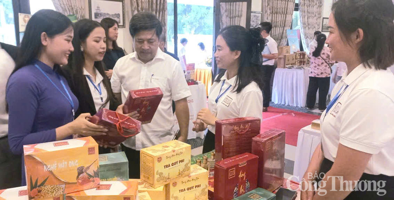 Công tác xúc tiến, kết nối cung cầu, hội chợ cho các nông sản, đặc sản Huế thường xuyên được thực hiện để thu hút người tiêu dùng, tìm đầu ra cho sản phẩm