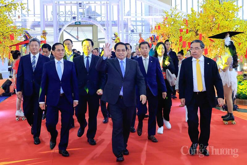 Thủ tướng Phạm Minh Chính dự Lễ khai mạc Hội chợ Mùa xuân lần thứ nhất - 1