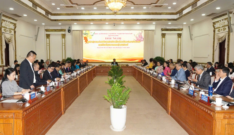 Đại biểu người Việt Nam ở nước ngoài tiêu biểu dự Hội nghị “Người Việt Nam ở nước ngoài tiêu biểu đồng hành cùng Thành phố chuyển đổi xanh trong kỷ nguyên số”. Ảnh: Uyển Nhi