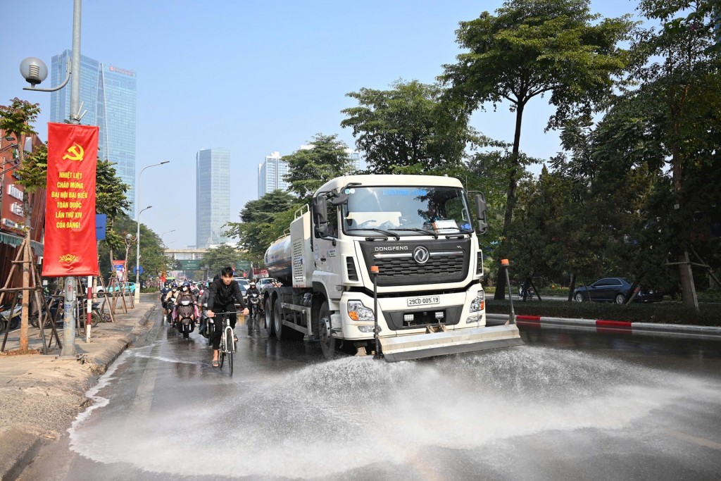 Phố phường sạch đẹp, Tết thêm vui