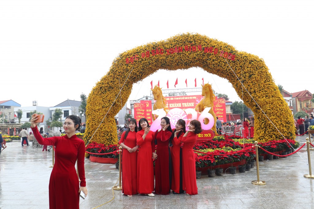 Xã Tiến Thắng bừng sáng với 8 công trình văn hóa vừa khánh thành