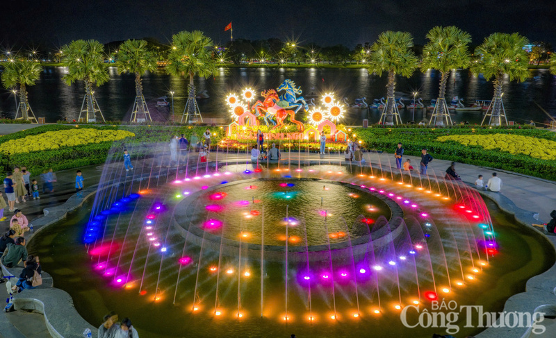 Lung linh đôi Song Mã bên dòng Hương Giang thơ mộng, yên bình