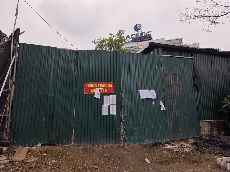 Thông báo của UBND phường Nghĩa Đô được niêm yết công khai từ trước đó, tạo sự đồng thuận trong quá trình triển khai dự án.