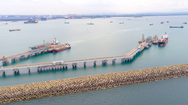 Công ty cổ phần Lọc hóa dầu Bình Sơn đã kích hoạt các phương án ứng phó rủi ro, chủ động nguồn cung nguyên liệu, bảo đảm vận hành an toàn, ổn định và hiệu quả. Ảnh: Nguyễn Dương