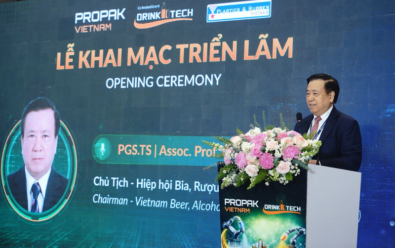 PGS.TS Nguyễn Văn Việt - Chủ tịch VBA phát biểu tại sự kiện. Ảnh: Minh Khuê.