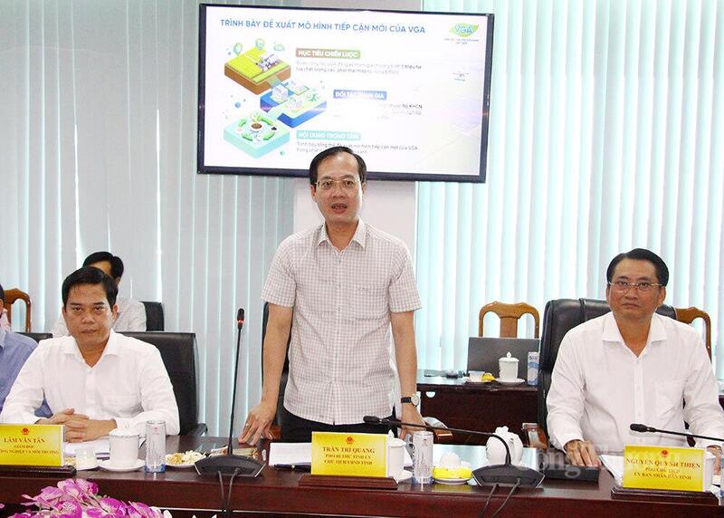 Ông Trần Trí Quang, Chủ tịch UBND tỉnh Vĩnh Long, phát biểu tại buổi làm việc.