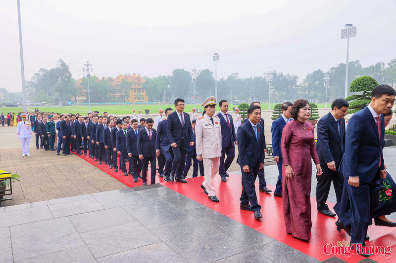 Lãnh đạo Đảng, Nhà nước đặt vòng hoa viếng Lăng Chủ tịch Hồ Chí Minh - 6