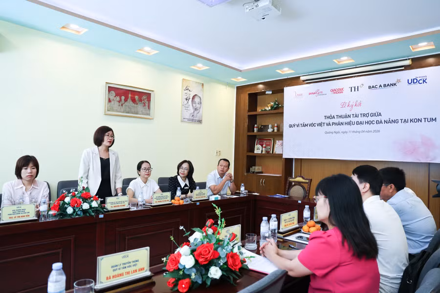 TS. Nguyễn Tố Như phát biểu tại Lễ ký kết. 3-sang-kien-phat-trien-sinh-vien-dynagen-initiative-2026.jpg