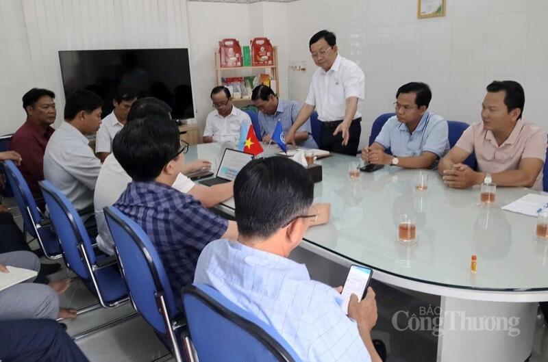 Đại diện phía doanh nghiệp phát biểu ý kiến tại buổi làm việc.