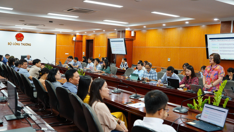 Toàn cảnh hội nghị tập huấn nghiệp vụ về phân loại sản phẩm, hàng hóa rủi ro của ngành Công Thương. Ảnh: Thái Mạnh