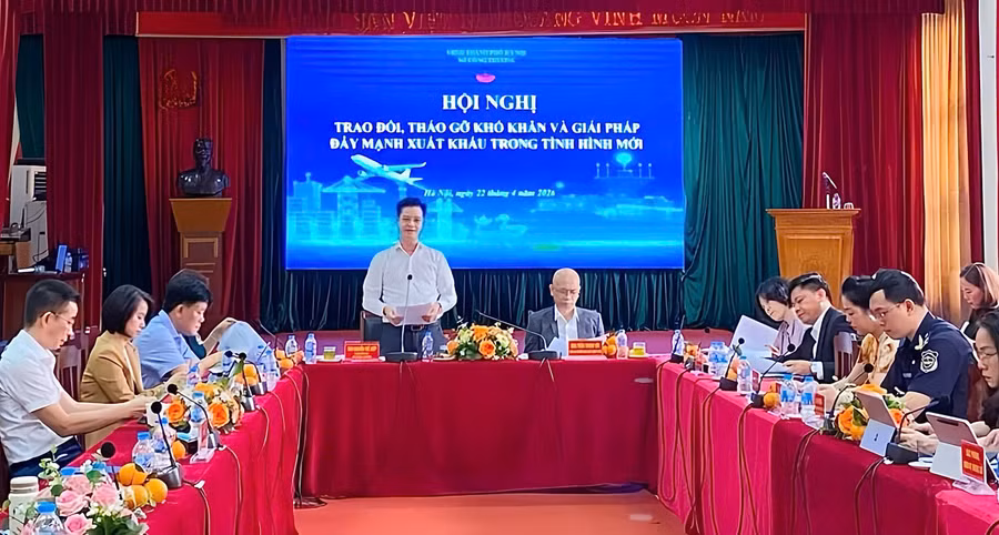 Hội nghị có sự tham gia của các đơn vị thuộc Bộ Công Thương, các sở, ngành, hiệp hội và cộng đồng doanh nghiệp.