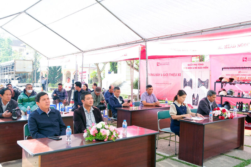 Quang cảnh lễ khai mạc.