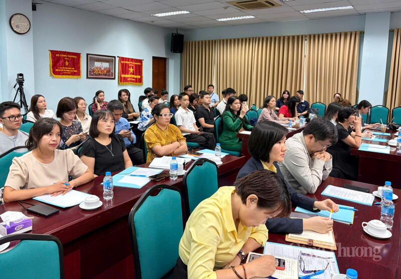 Doanh nghiệp lắng nghe các khuyến nghị tại cuộc hội thảo để tìm thêm hướng đi đúng đắn cho doanh nghiệp trong bối cảnh mới.