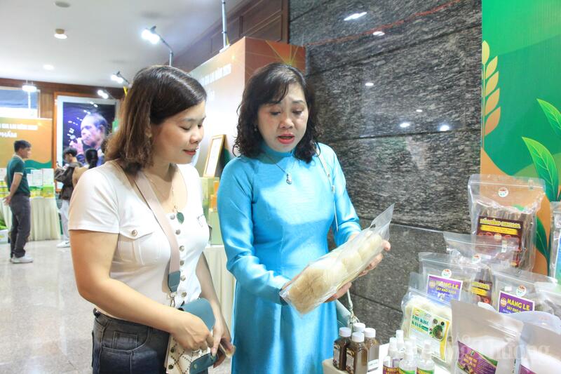 Tổng mức bán lẻ hàng hóa và doanh thu dịch vụ tiêu dùng tháng 5/2026 ước đạt hơn 18.574 tỷ đồng, tăng 10% so với cùng kỳ năm trước. Ảnh: Hiền Mai
