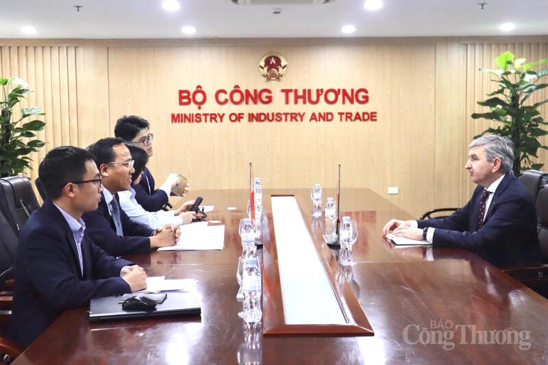 Toàn cảnh buổi làm việc. Ảnh: Phương Trang