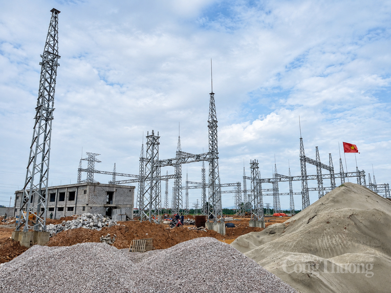 Quang cảnh công trường xây dựng Trạm biến áp 220kV Yên Dũng. Ảnh: Phương Cúc