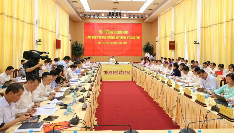 Ngày 26/5, Thủ tướng Chính phủ Lê Minh Hưng làm việc với Ban Thường vụ Thành ủy Cần Thơ về tình hình phát triển kinh tế - xã hội. Ảnh: Khánh Ngọc.