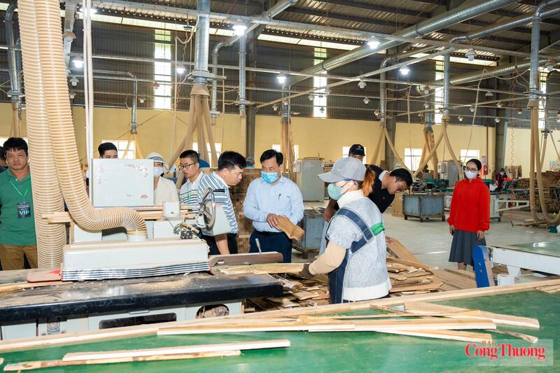 Xu hướng áp dụng các biện pháp phòng vệ thương mại ở nhiều thị trường xuất khẩu lớn có xu hướng tăng, do đó, doanh nghiệp phải có sự chủ động tìm hiểu thị trường xuất khẩu cũng như có phương án sẵn sàng để xử lý vụ việc trong trường hợp xảy ra điều tra phòng vệ thương mại