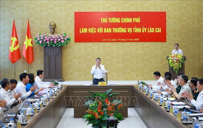 Thủ tướng làm việc với Ban Thường vụ Tỉnh uỷ Lào Cai - 6