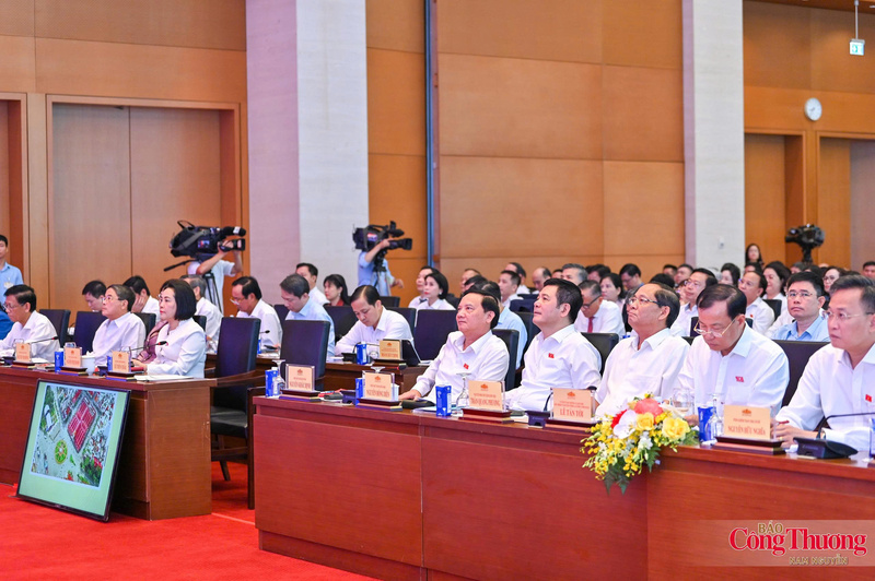 Các đại biểu tham dự Diễn đàn.