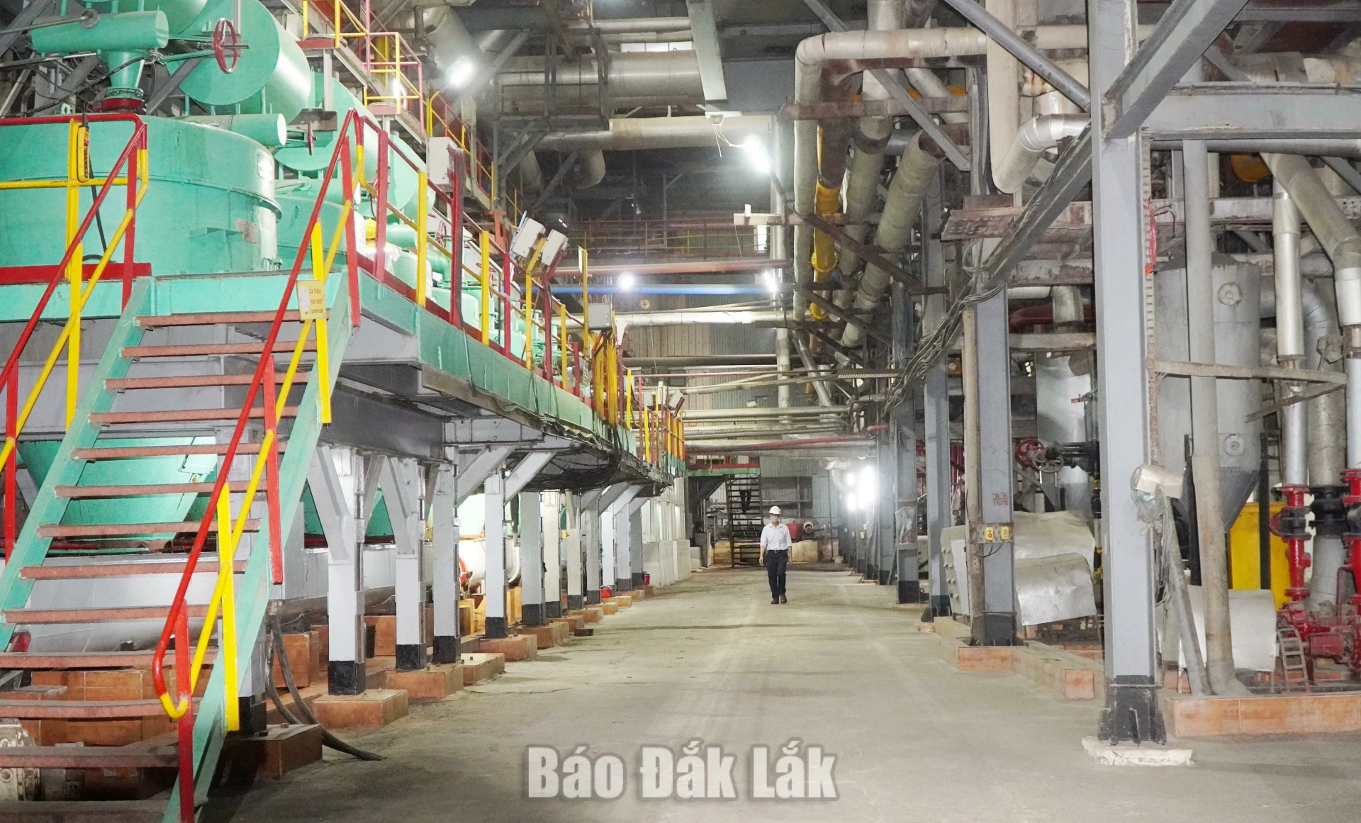 Đầu tư máy móc công nghệ, Nhà máy đường Sơn Hòa nâng công suất chế biến, đưa cây mía trở thành cây thoát nghèo, làm giàu.