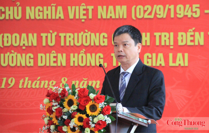 Phó Chủ tịch UBND tỉnh Gia Lai Nguyễn Hữu Quế phát biểu tại lễ khởi công.