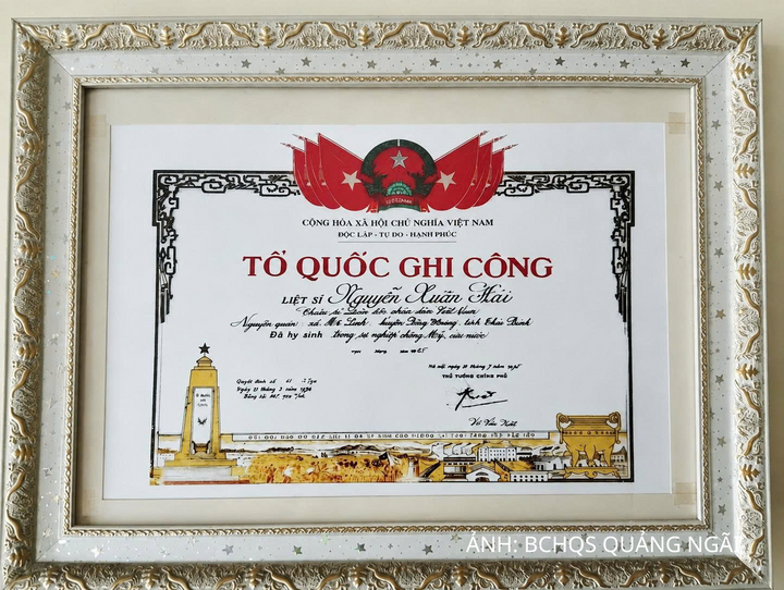Bằng Tổ quốc ghi công của liệt sĩ Nguyễn Xuân Hải.