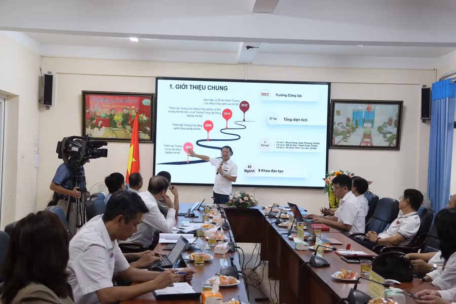 Quang cảnh hội nghị góp ý cho đề án. 1f2a9234.jpg