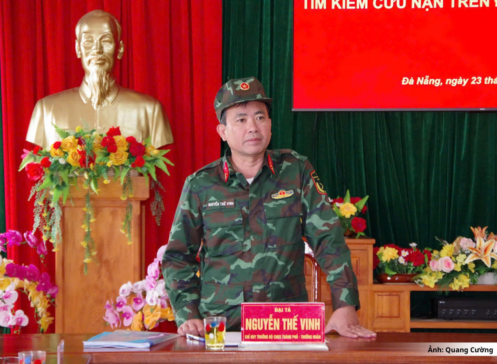 Đại tá Nguyễn Thế Vinh, Chỉ huy trưởng Bộ Chỉ huy Quân sự TP. Đà Nẵng yêu cầu kiểm tra kỹ các khu vực xung yếu để bảo đảm an toàn cho người dân vùng sạt lở.