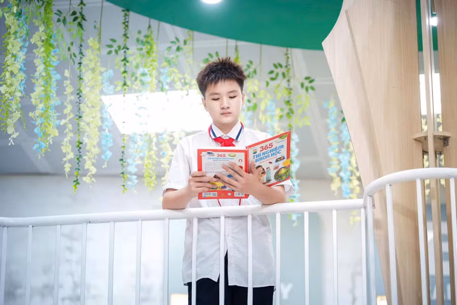 Hoàng Trung Hải có sở trường về MC, ca sĩ nhí và thích đọc sách.